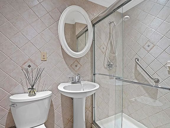 5th image of 330 Union St #1