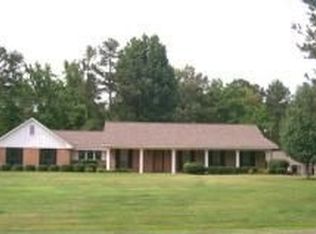 106 White Pine Ln, Tupelo, MS 38801