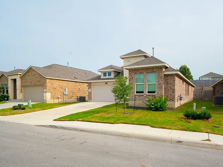 14107 Roller Mls — Photo 2