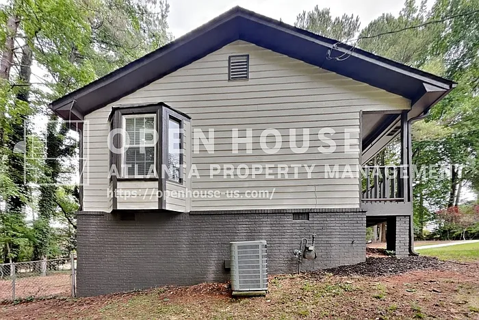 798 Brownlee Ln — Photo 16