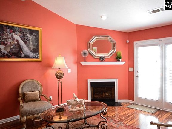 5th image of 161 Crestland Dr