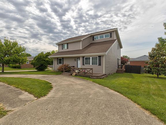3rd image of 133 Teakwood Dr
