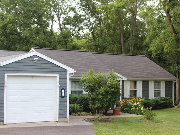 190 Chapel St, Canandaigua, NY 14424