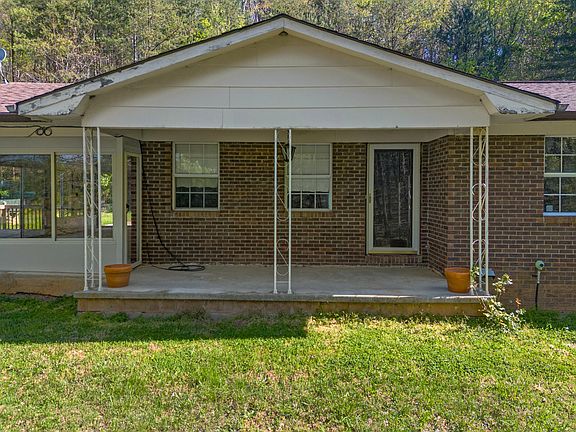 3rd image of 345 Charlie Greenlee Rd