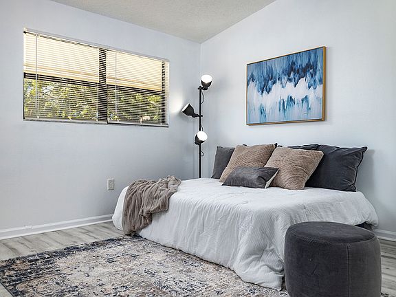 2nd image of 2134 Bradford St APT 423