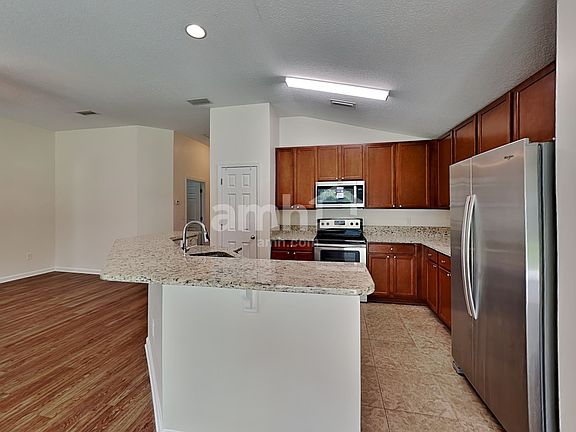 4th image of 351 N Twin Maple Rd