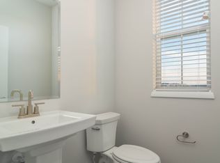 6300 Prairie Wood Dr, Mc Farland, WI 53558