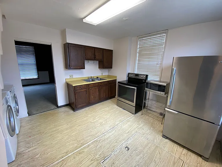 E Livingston Ave 221-223 GVTH — Photo 2