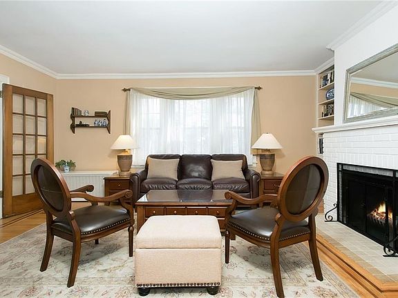 5th image of 124 Grandview Ave