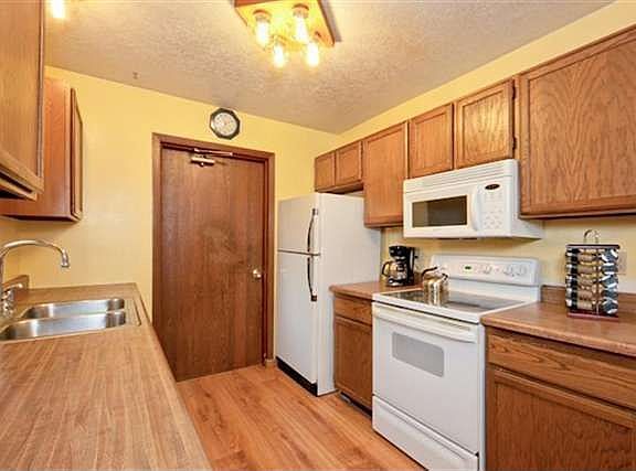 2nd image of 3191 Storey Dr