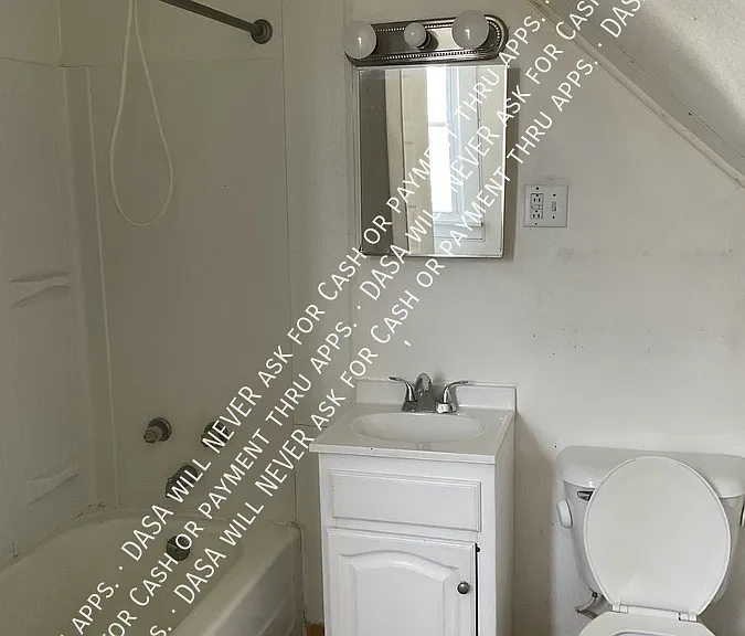 30 Hobart St #2 — Photo 6