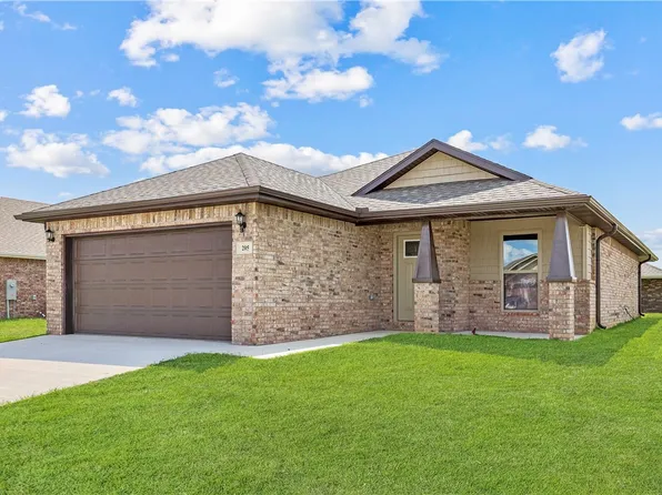205 Post Oak Ave, Gentry, AR 72734