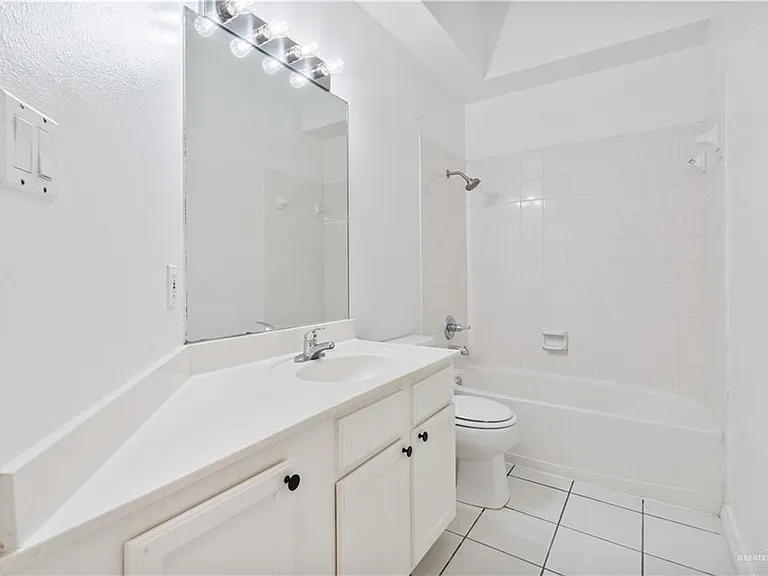 1013 N 47th St — Photo 14