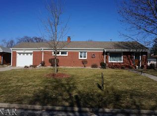 1912 Garling Dr, Bloomington, IL 61701