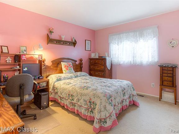 5th image of 39276 Nottingham St