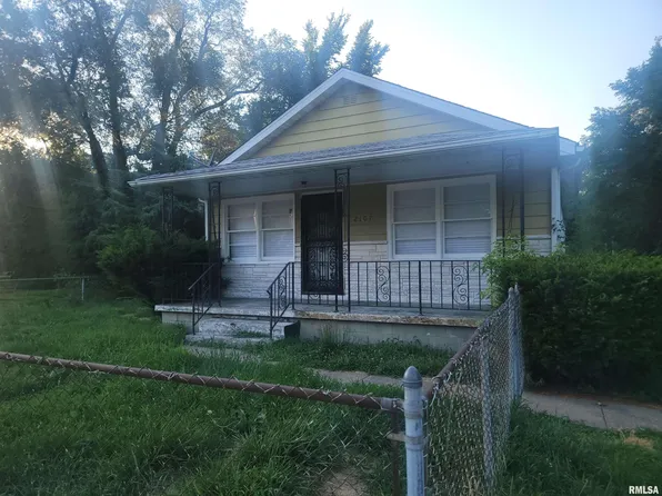 2107 E Ash St, Springfield, IL 62703