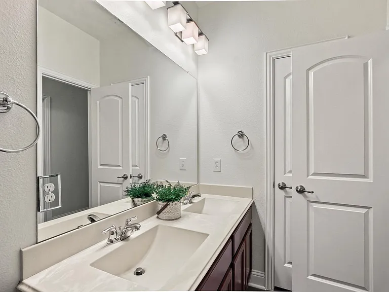 1509 Waterfall Ln — Photo 18