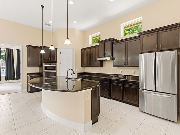 3rd image of 299 Islesbrook Pkwy