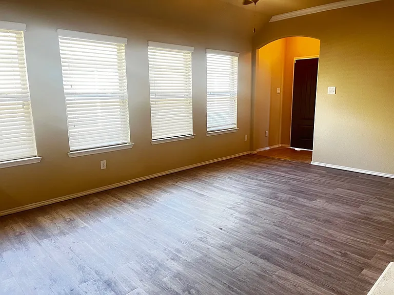 9108 Stewart St — Photo 5