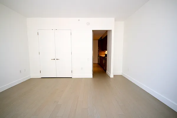 Rented by Red Apple Group | media 44