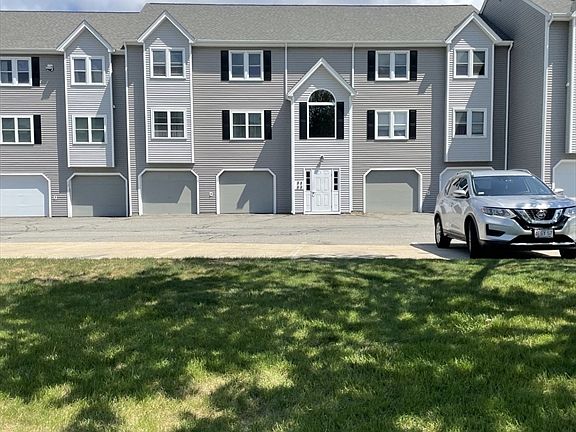 2nd image of 74 Tennis Plaza Rd Unit 15