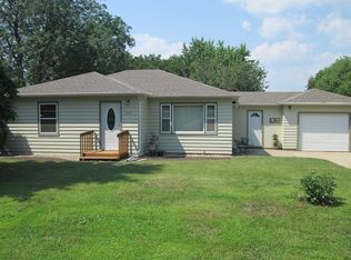 606 Oregon Ave, Hurley, SD 57036