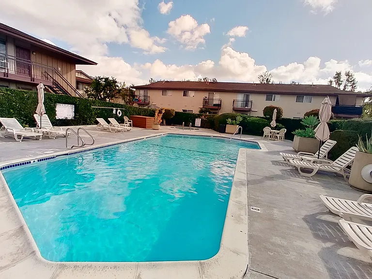 521 N. Tustin Ave — Photo 14