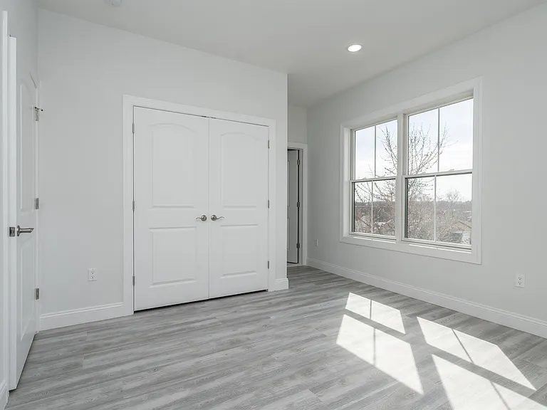 144 Bergen Ave #3D — Photo 12