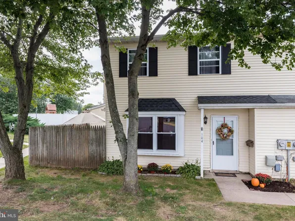 104 Reliance Cir, Telford, PA 18969