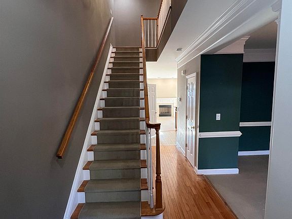 3rd image of 534 Summerford Ln