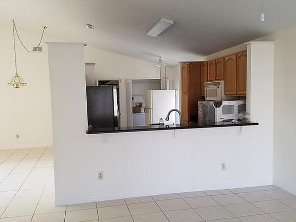 4th image of 12637 Belrose Ave