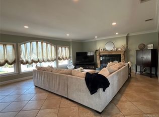 4 Vining St, Centereach, NY 11720