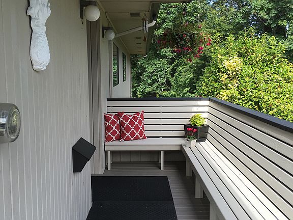 Pleasant front entry