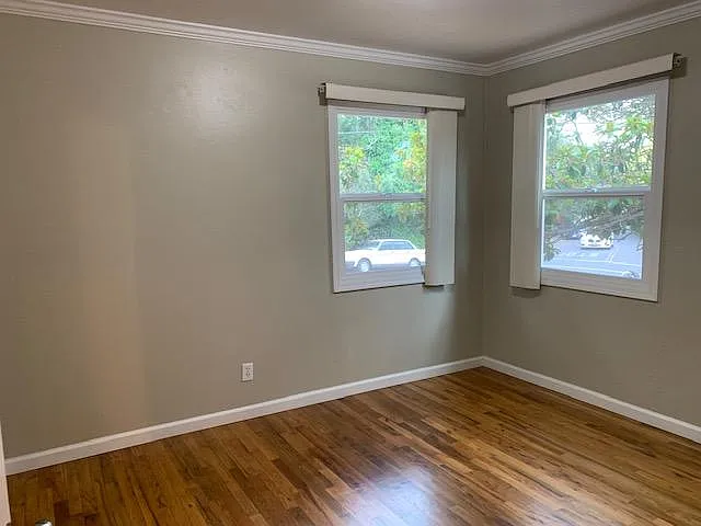 291 Pitt Ave — Photo 6