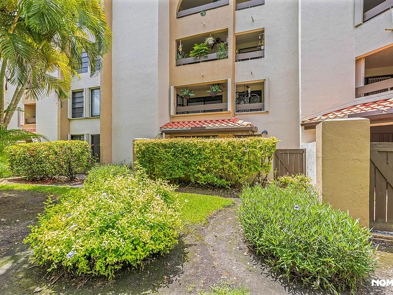 8827 SW 123rd Ct #105 — Photo 34