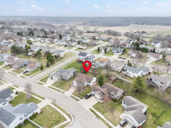 4910 Manor Brook Dr NW, Rochester, MN 55901