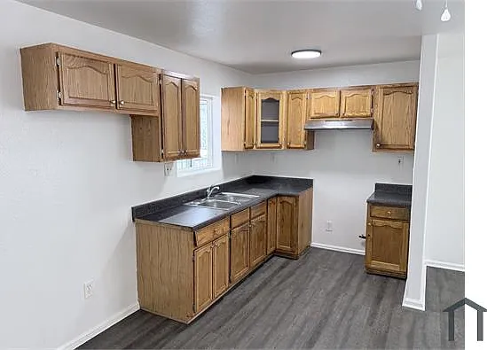 10963 S Main St — Photo 1