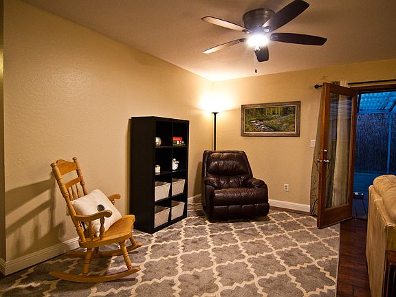 4th image of 19235 Hillsdale Dr