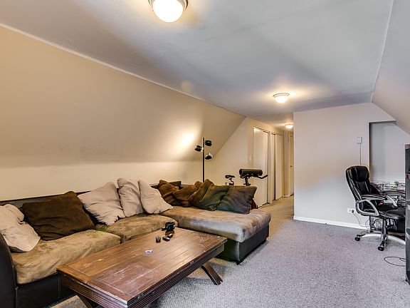 4th image of 2427 W Cullom Ave #2