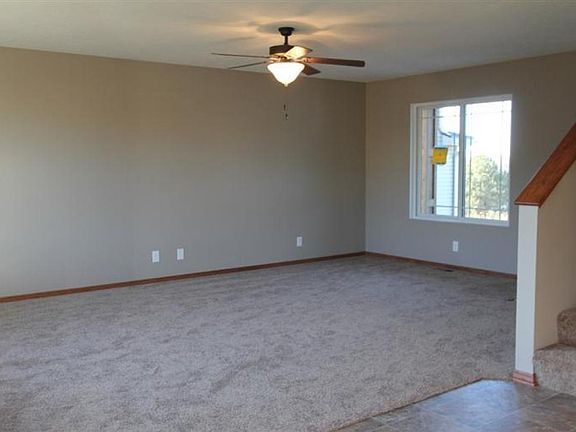 4th image of 9221 Leighton Ave