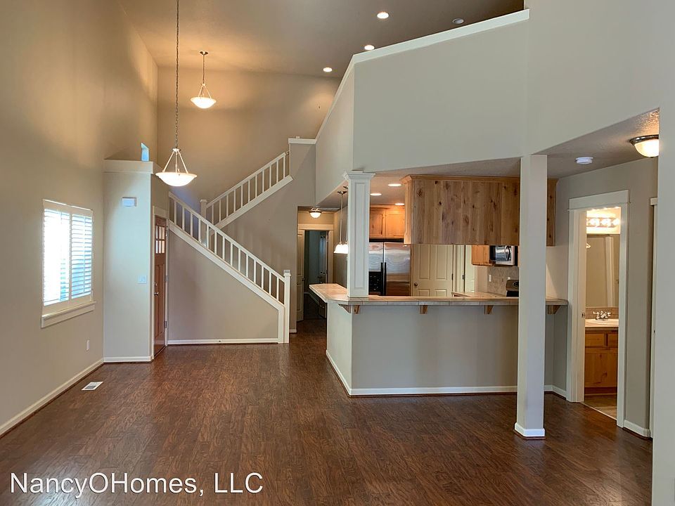 1st image of 6113 NE 80th Ct