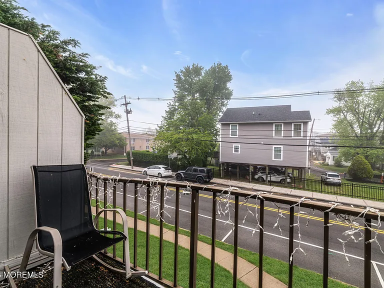321 Shore Dr #18 — Photo 9