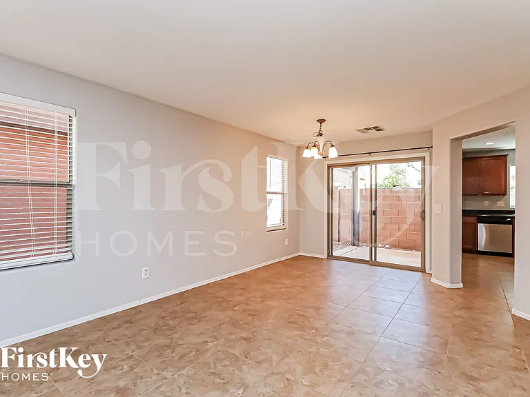 2764 E Megan St — Photo 3