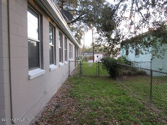 3rd image of 6123 Bartholf Ave