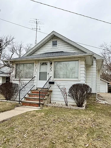2605 Woodrow Ave Photo 1