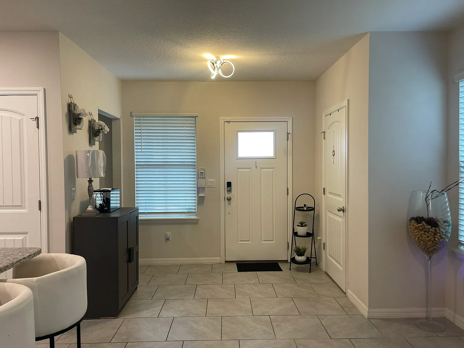 3 bed, 2.5 bath, 1842 sqft, $2,600 — Photo 3
