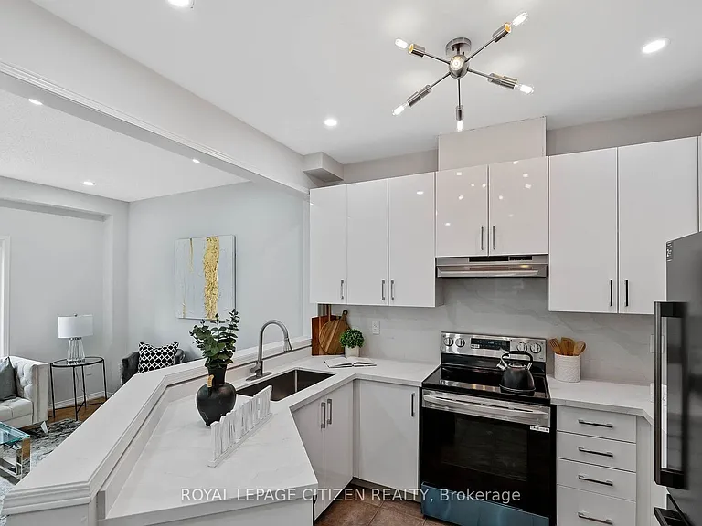 16 Marjoram Dr #MAIN — Photo 7