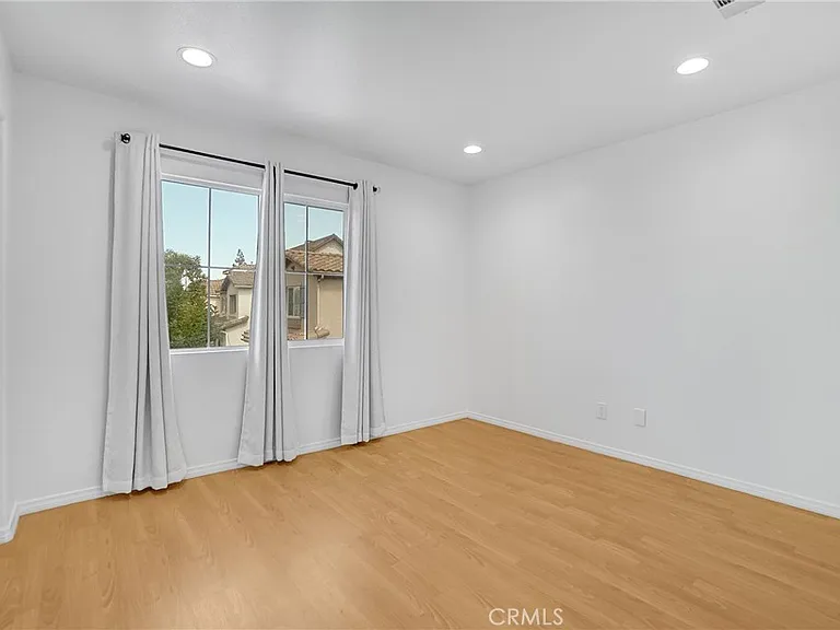 76 Millbrook — Photo 25