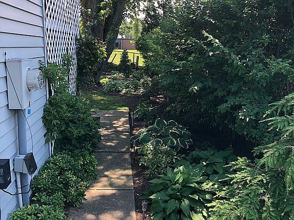 3rd image of 3135 W 42nd St