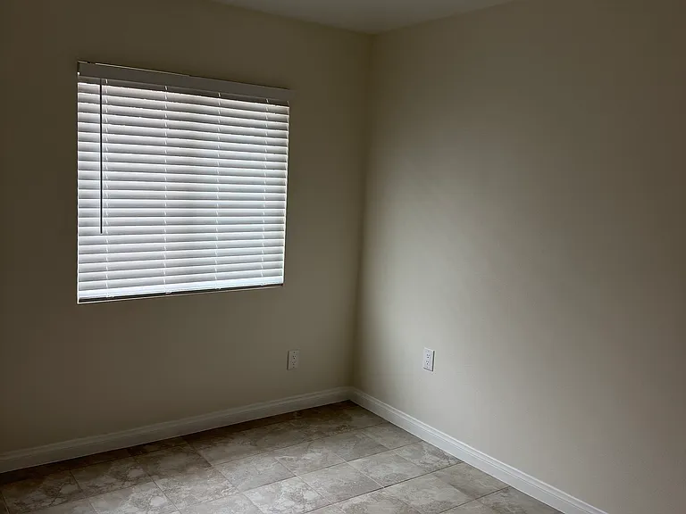11156 S Grevillea Ave #A — Photo 15